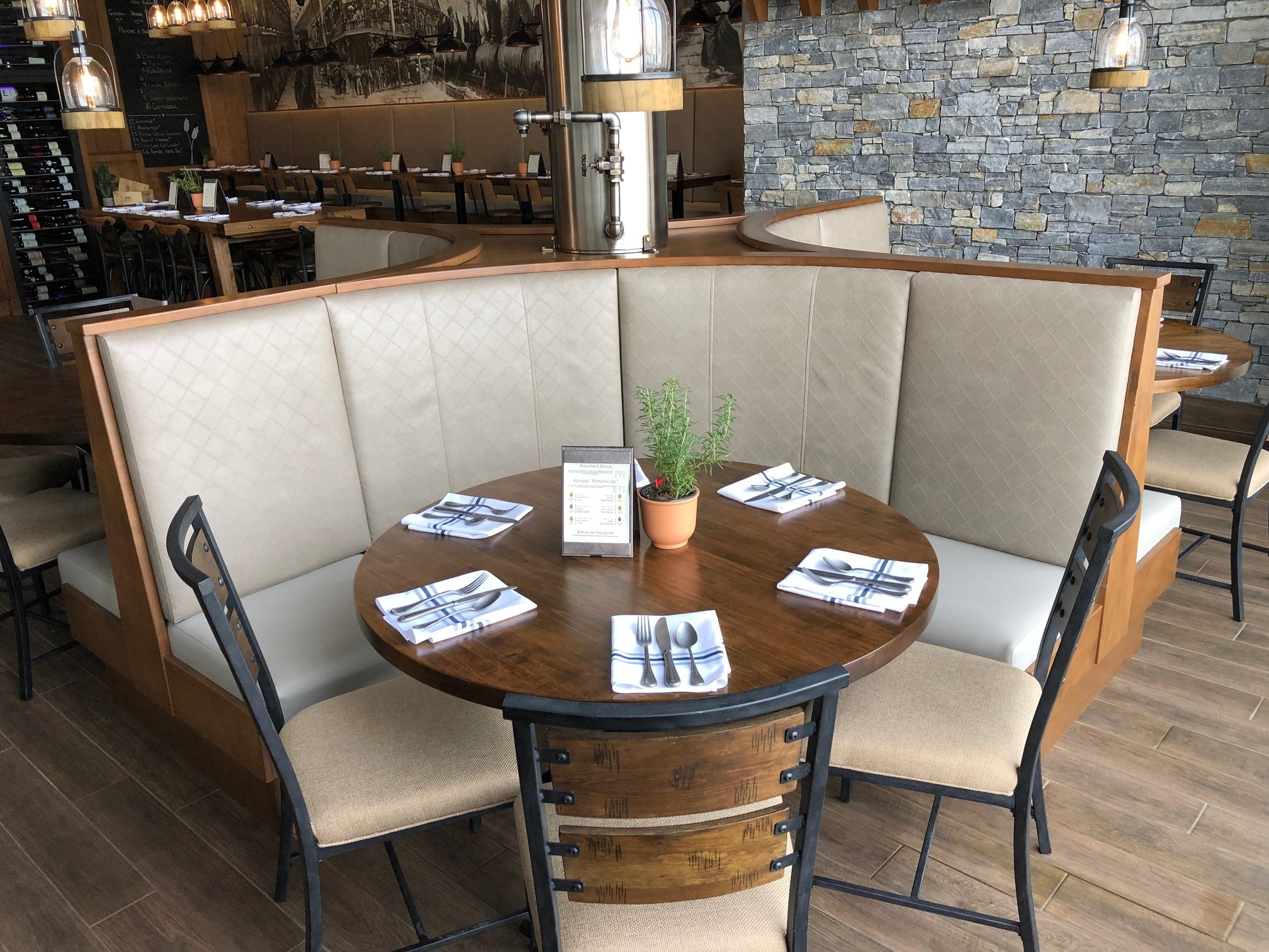 Commercial-fabrication-de-banquette-restaurant-rjam Atelier-de-rembourrage-banquette